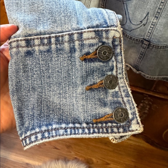 SO Light Blue Denim Jacket Lake Life Sturgeon Bay, WI - Picture 4 of 6